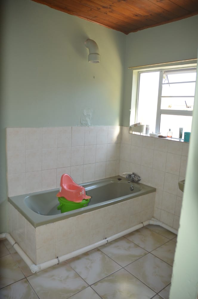 To Let 4 Bedroom Property for Rent in Beacon Bay Eastern Cape